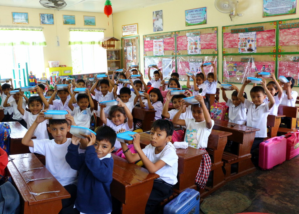 11_Full_tummies_Happy_kids