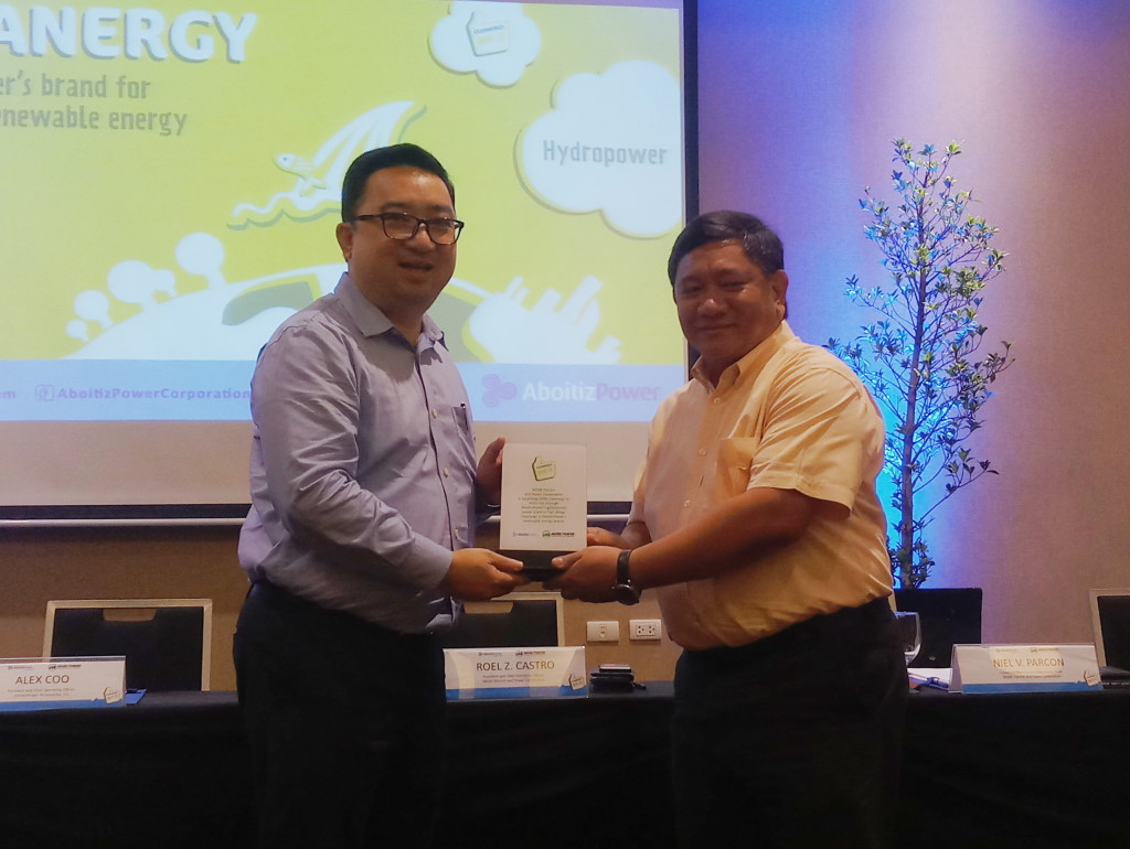 AP Renewables, Inc. (APRI) President and Chief Operating Officer Alex B. Coo (left) awards the Cleanergy Plaque to MORE Electric and Power Corp. (MORE Power) President and Chief Operating Officer Roel Z. Castro during the signing of a power supply agreement to power Iloilo City with clean and renewable energy at Seda Atria Hotel Iloilo on May 22, 2019.