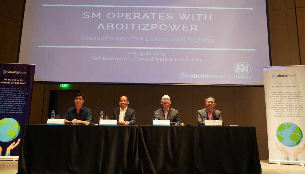 AboitizPower and SM Prime celebrate partnership at a ceremonial signing of Retail Electricity Supply contract on August 7, 2019 at Conrad Manila, led by AboitizPower Chief Operating Officer Emmanuel V. Rubio (2nd from left), SM Prime President Jeffrey C. Lim (3rd from left), AboitizPower First Vice President for Energy Trading and Sales Juan Alejandro A. Aboitiz (leftmost), and SM Prime Chief Finance Officer John Nai Peng C. Ong (rightmost). 