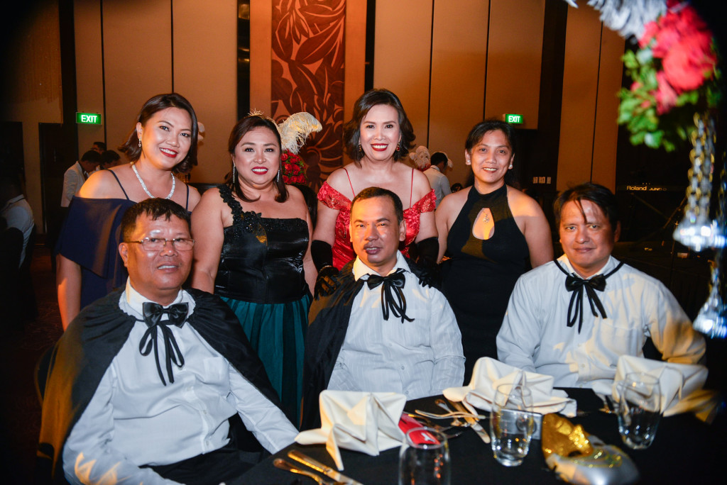 Ricky with his fellow Aboitiz team members during the 2017 Recognition Night in Cebu.