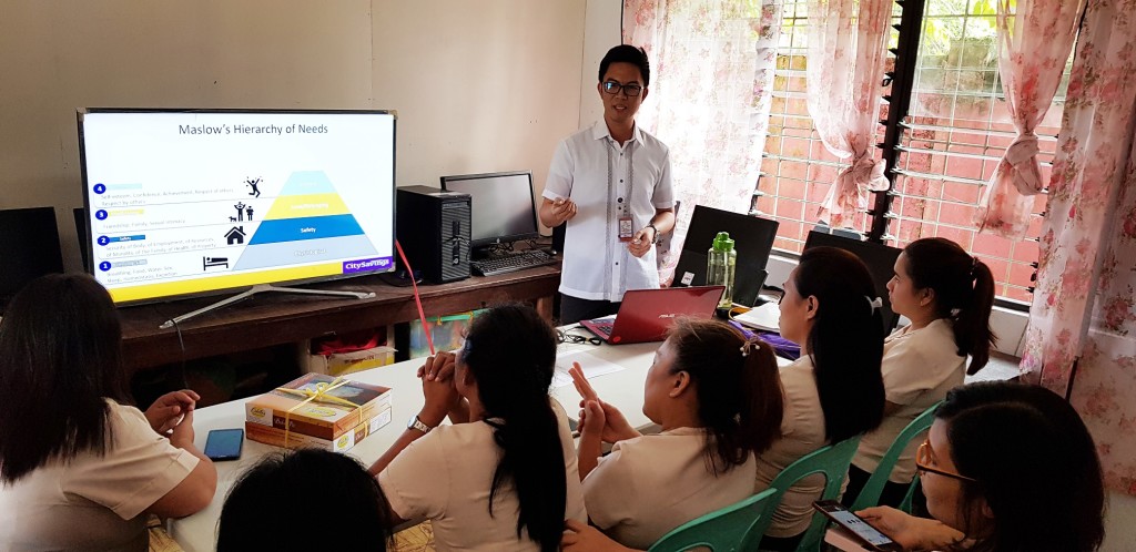 THE ROAD TO FINANCIAL DISCIPLINE: Public school teachers from Hoyo Elementary School in Silang, Cavite listens intently in one of the Project ₱er@parasyon (Peraparasyon) sessions by CitySavings Dasmariñas Branch.