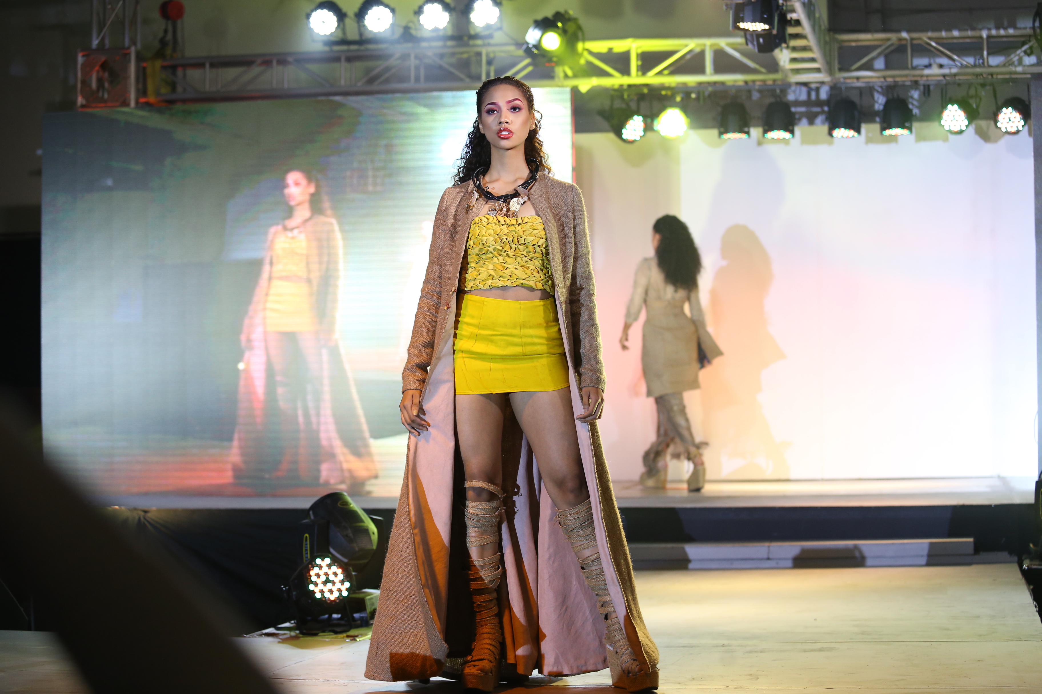 fida-womenswear-coat-3