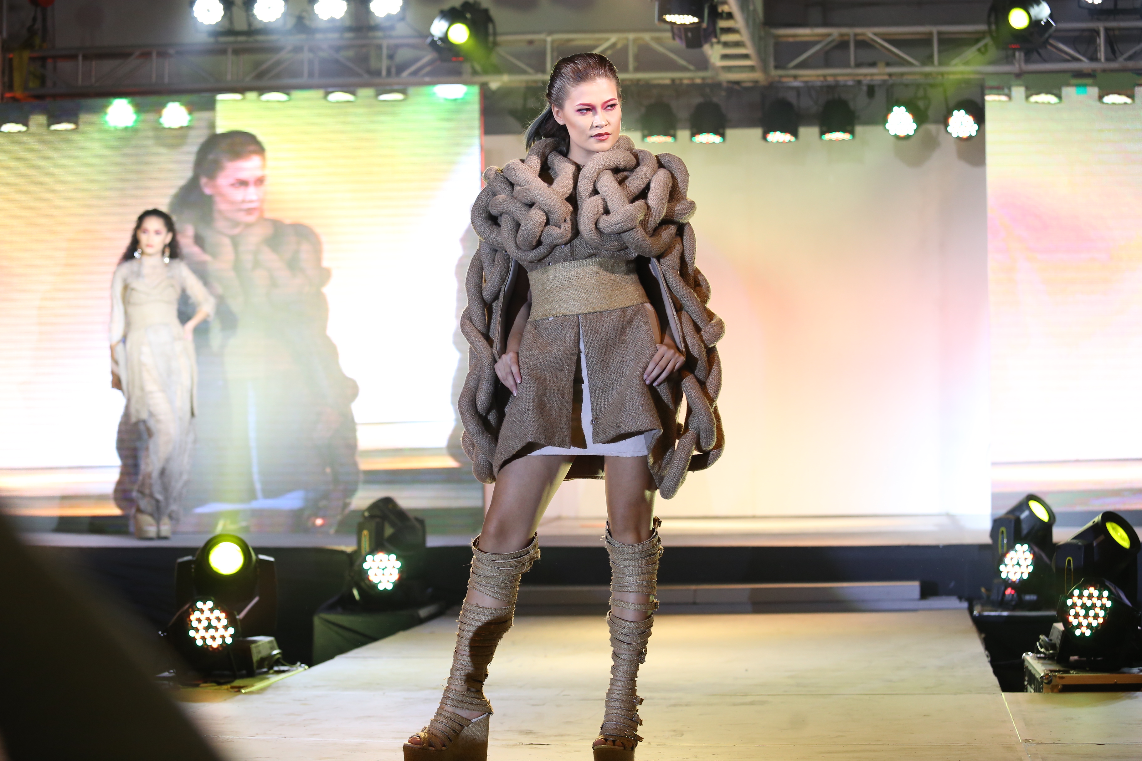 fida-womeswear-jon-snow-2