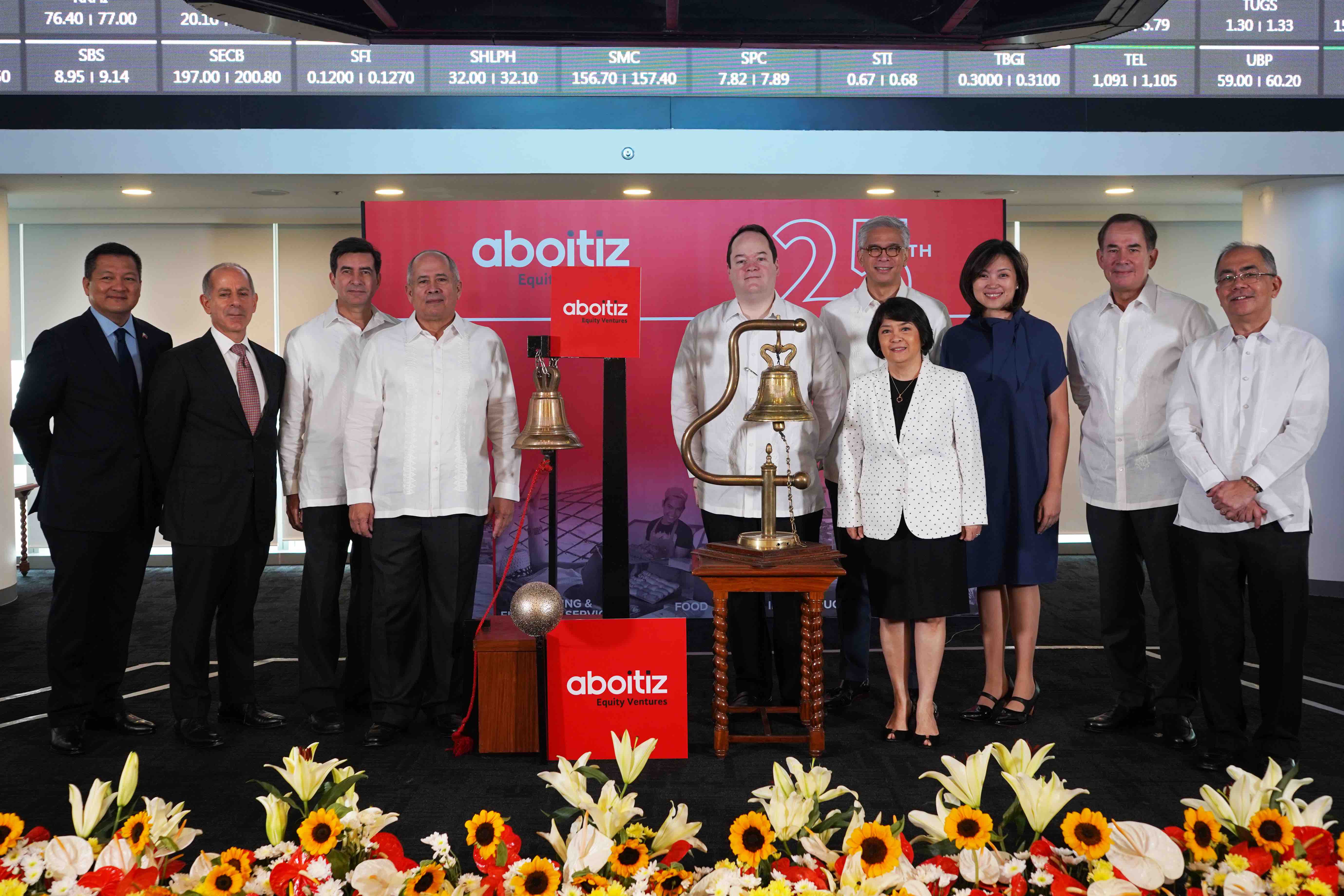 AEV executives mark the company’s 25th year as a listed company on the PSE. (From left) DJ Sta. Ana, Chief External Relations Officer; Christopher P. Bershouri, Chief Strategy Officer; Luis Miguel O. Aboitiz, Senior Vice President; Erramon I. Aboitiz, President and CEO; Manuel O. Lozano, Chief Financial Officer; Manuel Alberto R. Colayco, Chief Legal and Compliance Officer; Susan V. Valdez, Chief Human Resources Officer; Maria Veronica C. So, Vice President-Treasury Services Group; Sabin M. Aboitiz, Chief Operating Officer; and Gabriel T. Manñalac, Group Treasurer.