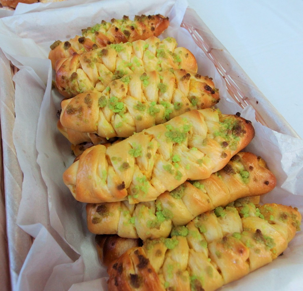Mango Pandan bread