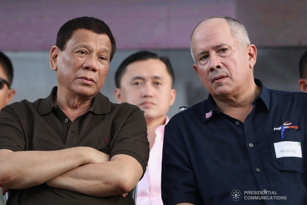 President Rodrigo Roa Duterte and Aboitiz Equity Adventures Chief Operating Officer Sabin Aboitiz witness the program proper during the inauguration of the 420-MW Pagbilao Unit 3 Power Project in Pagbilao, Quezon on May 31, 2018. Also in the photo is Sec. Bong Go of the Office of the Special Assistant to the President. ROBINSON NIÑAL JR./PRESIDENTIAL PHOTO