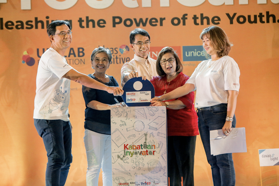 (From left) Davao Light President Rodger Velasco, DepEd Davao City School Governance and Operations Division Dr. Teresita Del Valle, Pinoy Robot Games founder Melvin Matulac, Davao City Councilor Pilar Braga, and Aboitiz Foundation Chief Operating Officer Maribeth Marasigan at the launch of Kabataan Inyovator, the Aboitiz Group’s robotics competition that aims to foster innovation through robotics. 