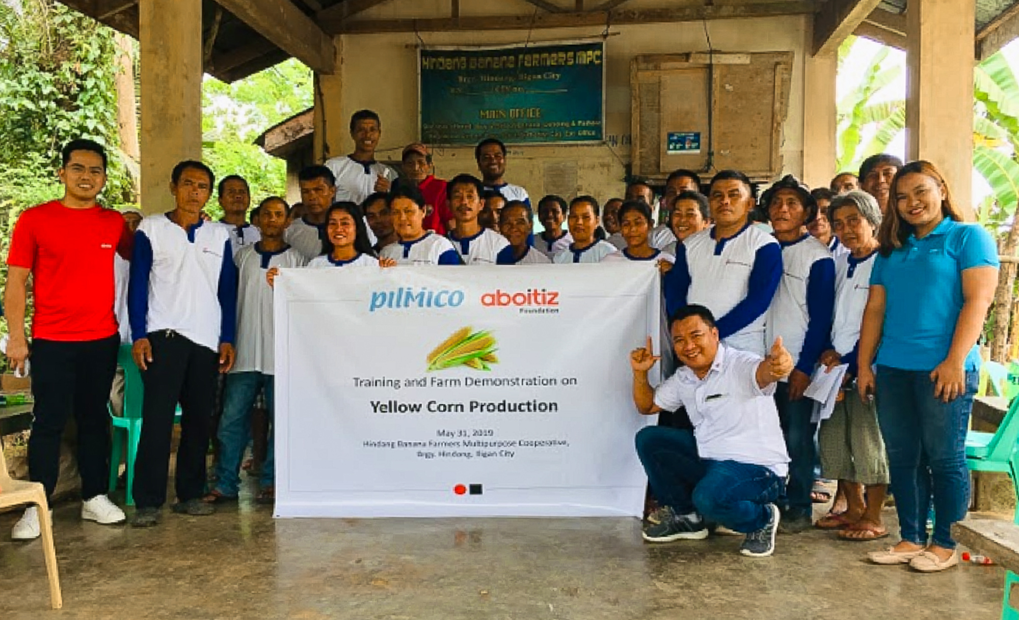 Members of the Hindang Banana Farmers Multipurpose Cooperative (Iligan City) during the pilot Training and Farm Demonstration under the new agri-preneurship joint project of Aboitiz Foundation, Pilmico, Jardine Distribution, and the Department of Agriculture.