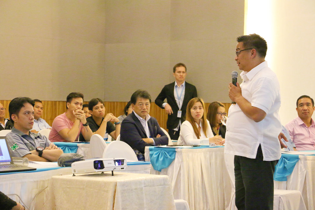 AboitizPower VP for Energy Sales Roland Gaerlan thanks the new customers from Central Luzon. The companies are the first Open Access customers outside Manila, not only of the AboitizPower but of the entire energy industry.