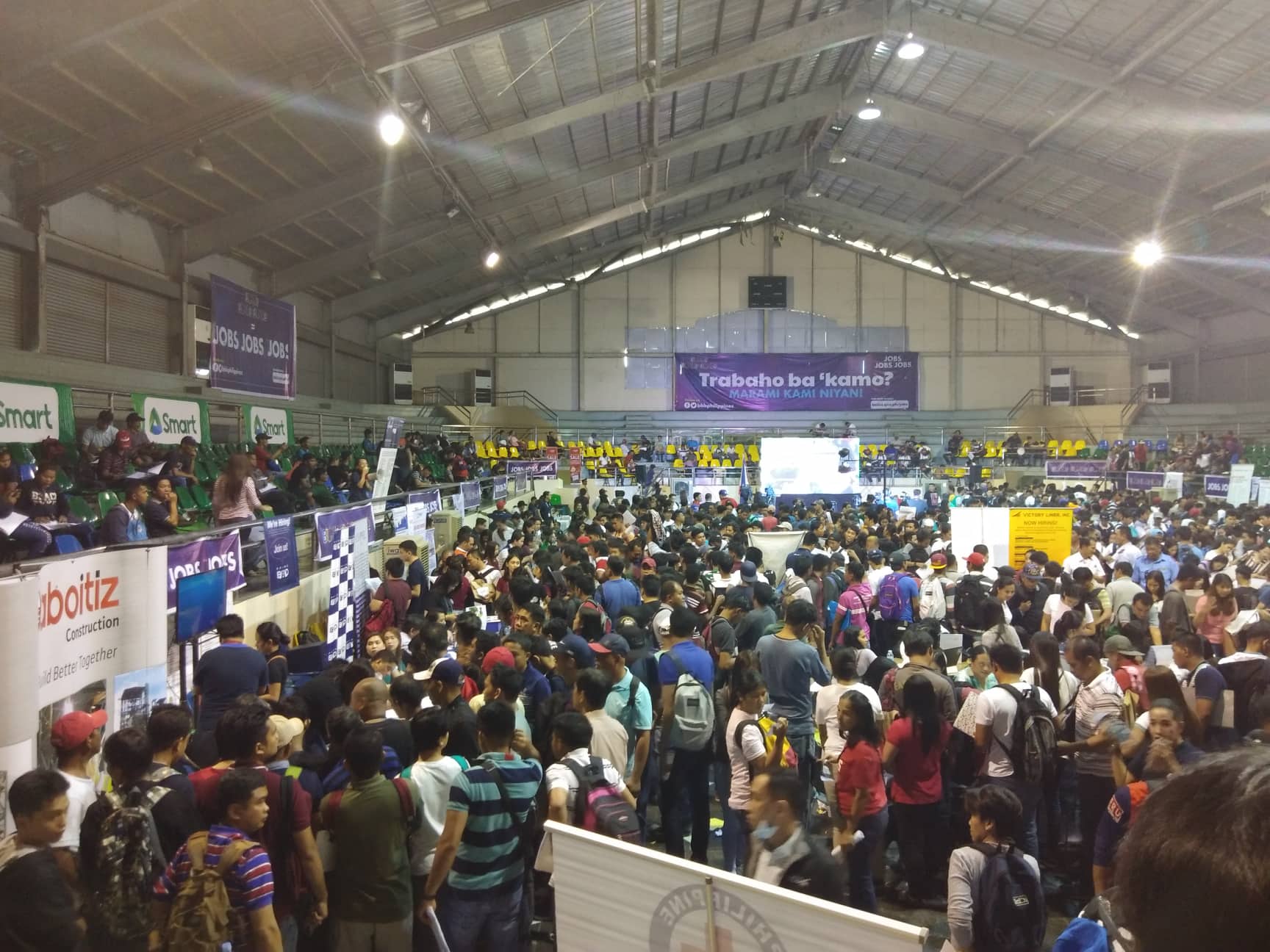 Thousands of hopeful job applicants flock the government's Jobs Jobs Jobs caravan, which gathers the country's biggest contractors and bring them around the country where they can recruit and hire qualified applicants on the spot. File photo taken by Aboitiz Construction Human Resources Department on February 9 at the Subic Job Fair.
