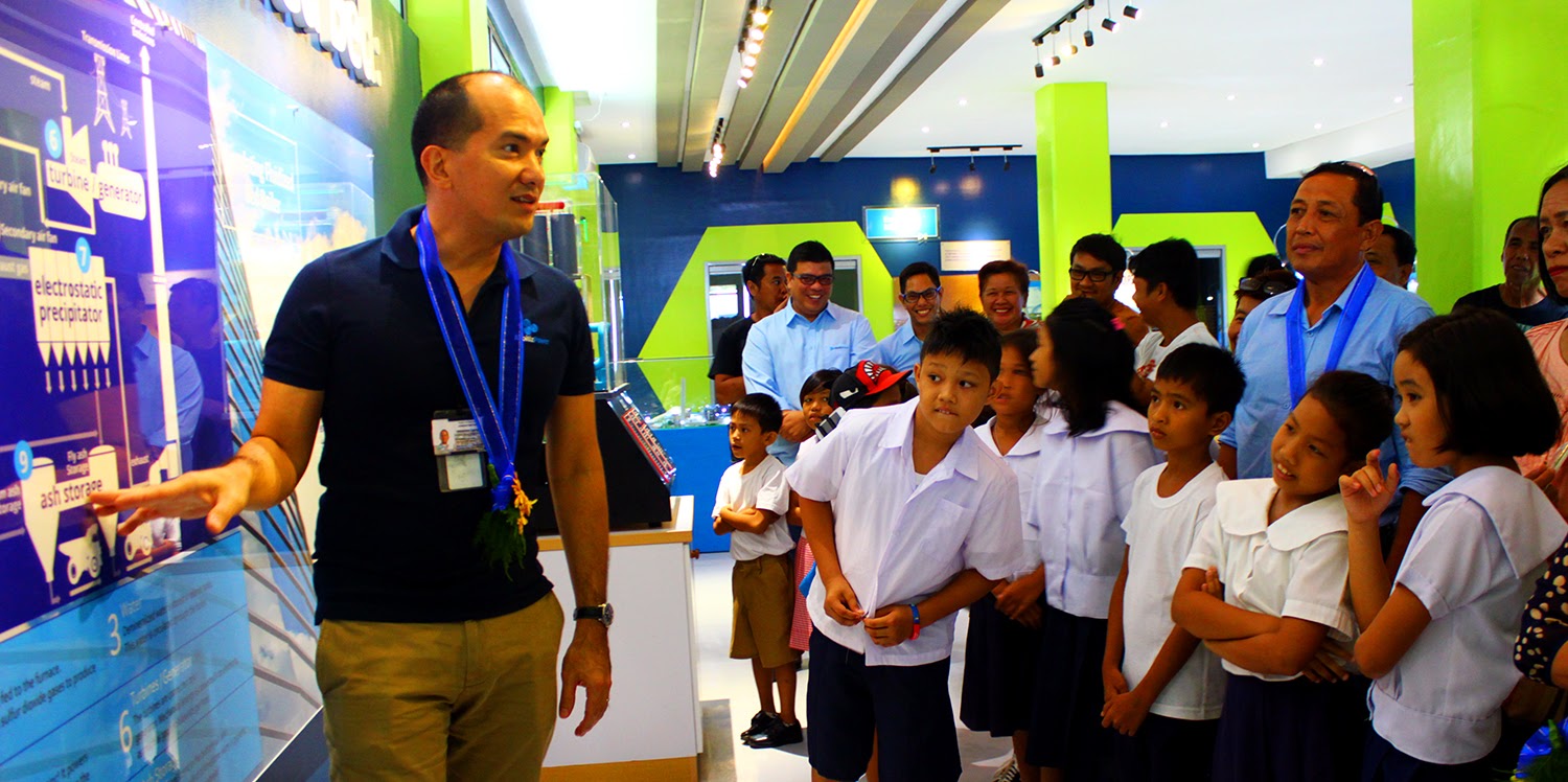  TSI President and COO Basti Lacson tours the students of Inawayan Elementary School around the center’s unique features, which include an explanation of the process and nature of the circulating fluidized bed (CFB), other technologies that AboitizPower employs in its power project, a scale model of the power plant, the Mindanao power structure, and history of AboitizPower. 