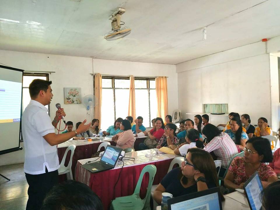 PAYING IT FORWARD: CitySavings Antique Branch Business Head Vincent pays it forward by teaching practical wealth management, through Project Per@parasyon, to a group of public school teachers from Pis-anan National High School, Pis-anan, Sibalom, Antique last July 21.