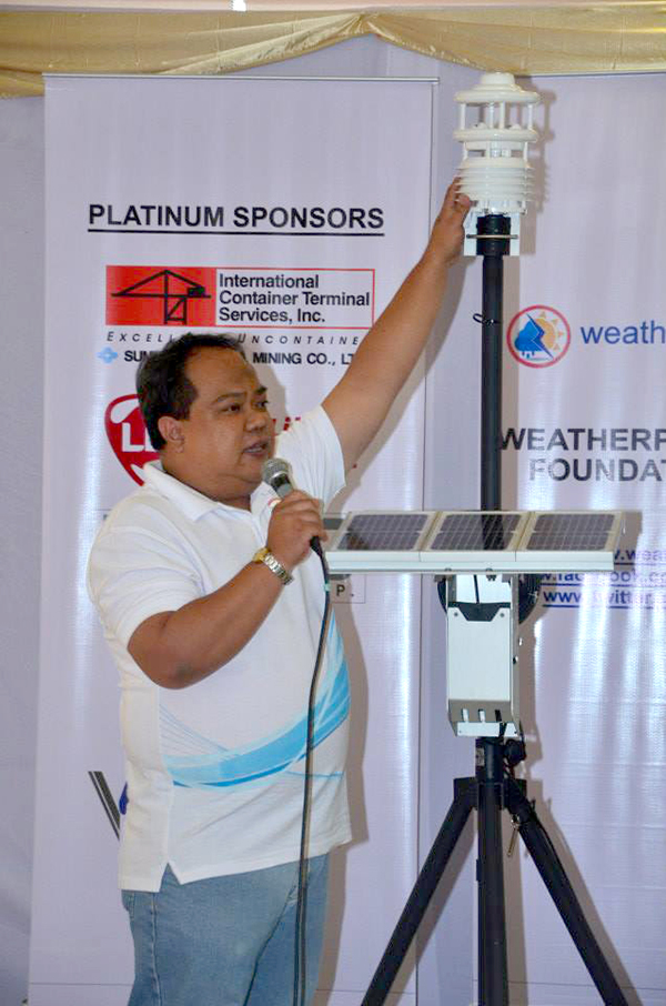 Roll out of automated weather stations — including installation of lightning detectors at selected locations — and training of LGUs and partners continued throughout 2014. WeatherPhilippines’s AWS network has now reached 750 meteorological sites nationwide. 