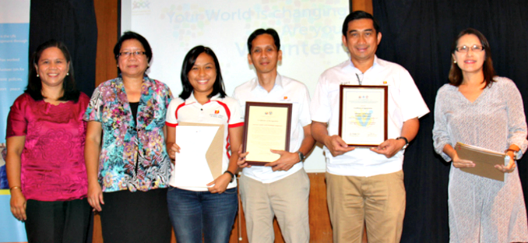 COMMITMENT IN VOLUNTEERISM Davao Light was recognized by the Philippine National Volunteer Service Coordinating Agency and the National Volunteer Month Steering Committee for being a Regional Nominee in the Search for Outstanding Volunteers 2015 Corporate Organization Category. This is in acknowledgment and recognition for Davao Light’s commendable service, dedication and commitment to volunteering for development.