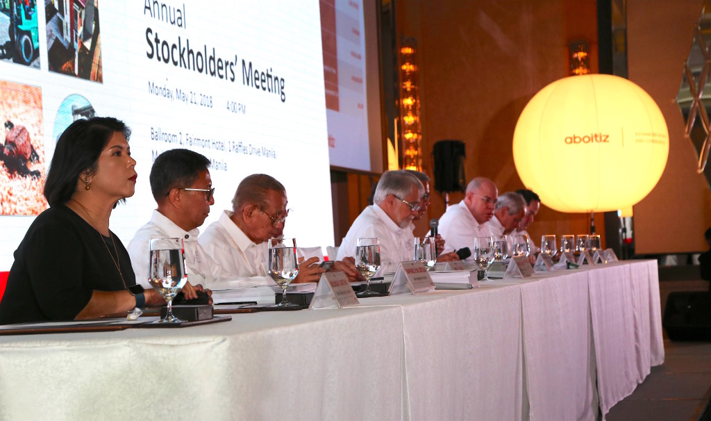 board presidential table