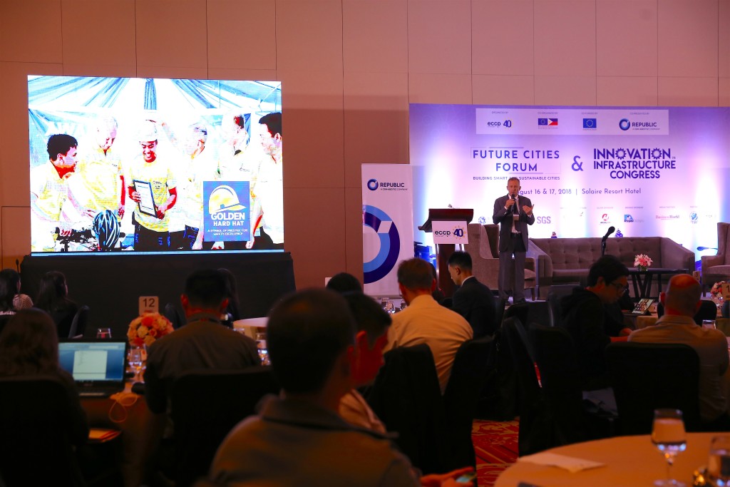 Republic’s Golden Hard Hat campaign promotes safety within the company by recognizing employees for exceptional safety behavior and performance.