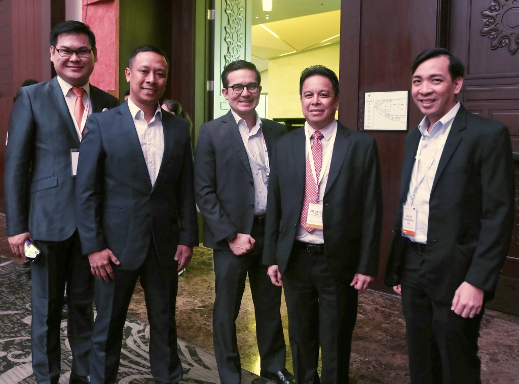 AIC's Water BU team with Dr. Sevillo D. David, Jr., Executive Director of the National Water Resources Board at the 2019 IWA Conference.